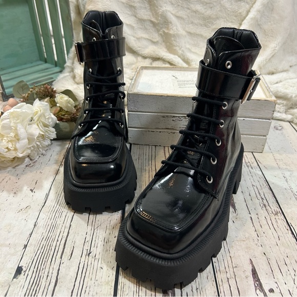 COOPERATIVE Tania Buckled rare platform chunky buckle boots NEW - Picture 5 of 11